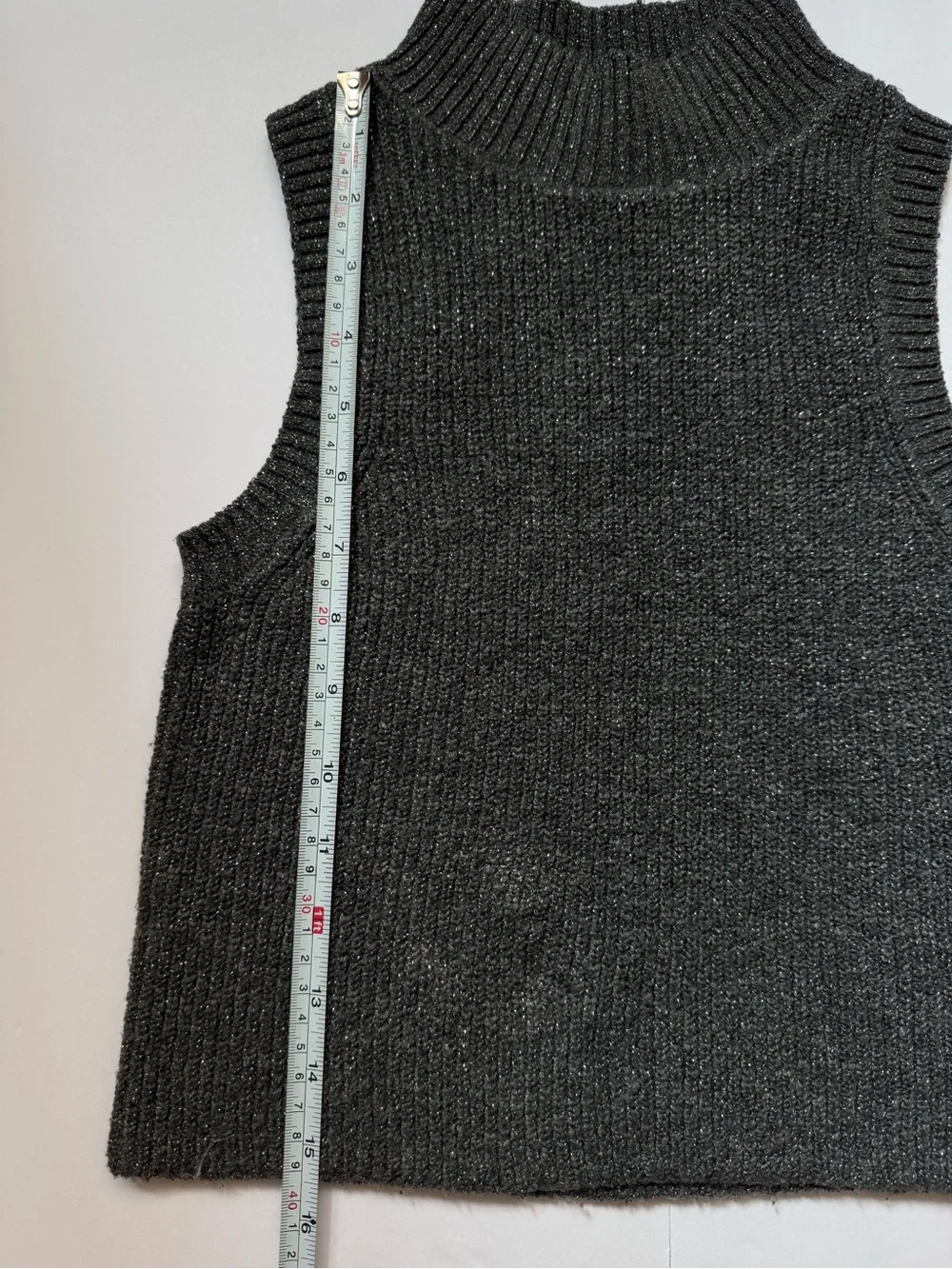 Zara Girls Gray Metallic Knit Sweater Vest Mock Neck Sleeveless Size 9-10 140